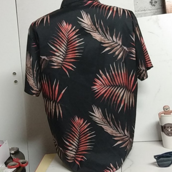 Tropical Leaf Pattern Short Sleeve Button Down - Picture 4 of 11